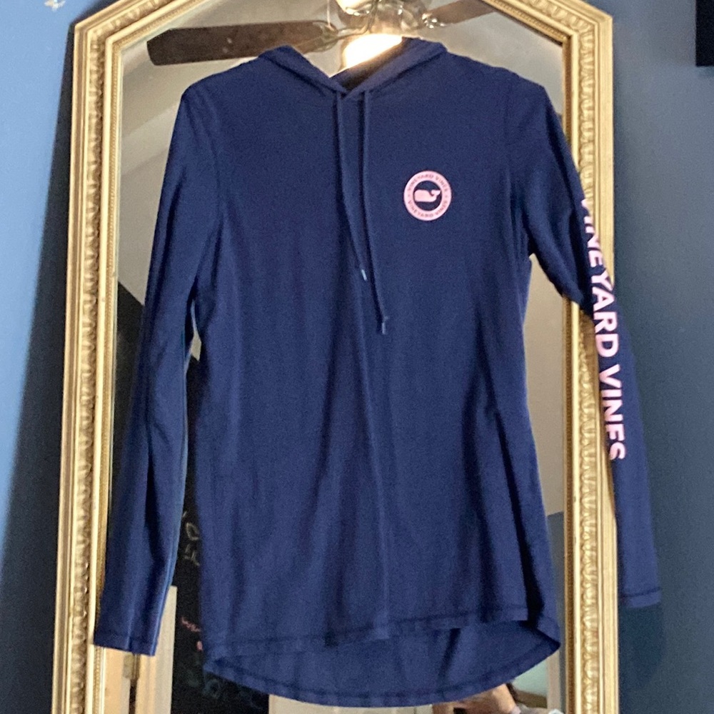 Navy and pink hooded tee from Vineyard vines